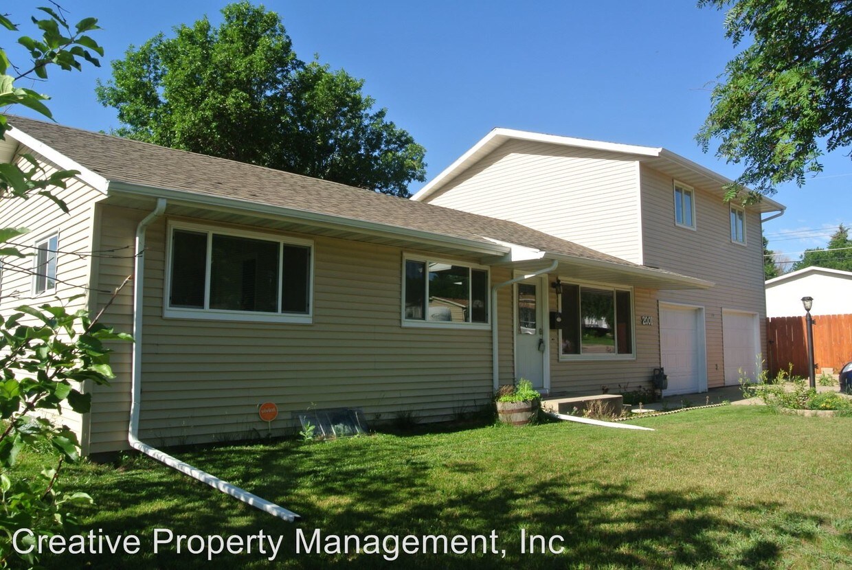 Foto principal - 4 br, 2.5 bath House - 2001 7th Ave NW