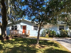 Building Photo - 2617 Pine Tree Dr