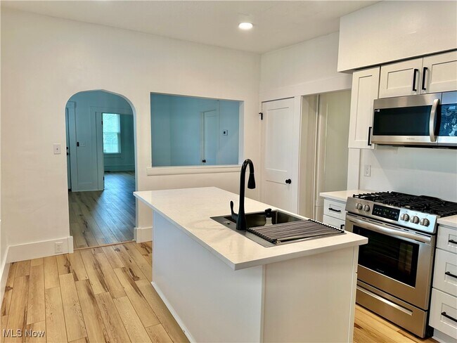 Foto del edificio - 5017 Tillman Ave