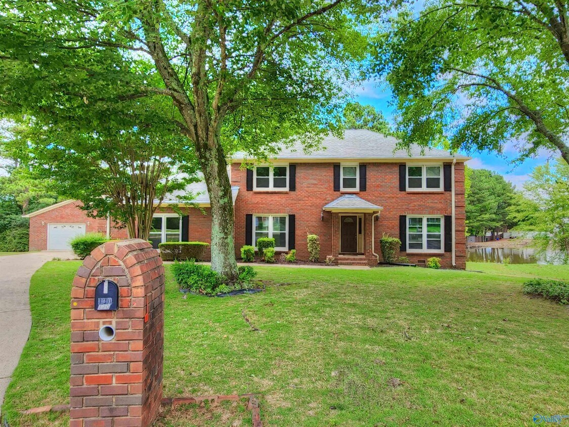 Foto principal - 120 Silver Creek Cir