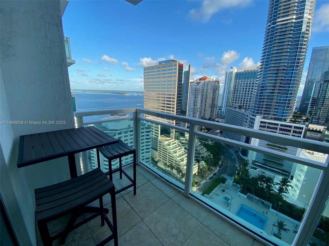 Foto principal - 950 Brickell Bay Dr
