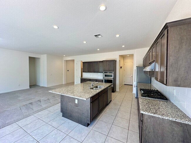 Foto del edificio - Copper View at Carmella Ranch | 3 Bed + 3 Car Garage Single Story Home