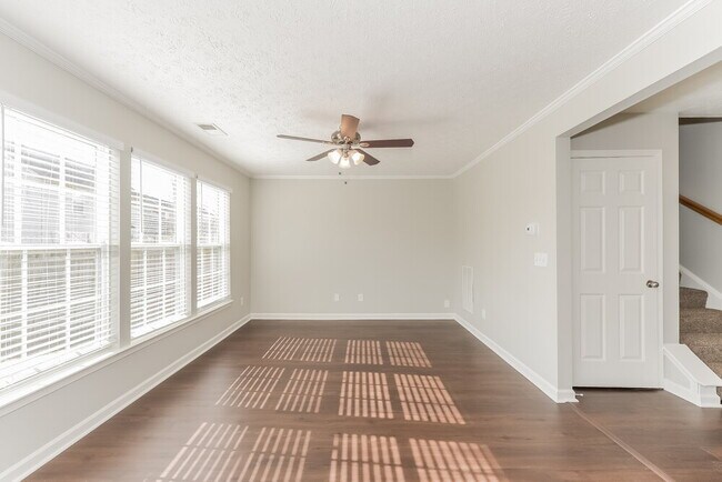 Foto del edificio - 2618 River Meade Way