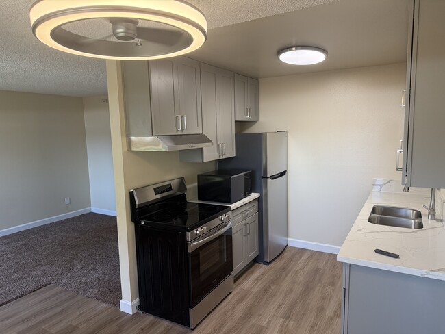 Building Photo - Pomerado Gardens Apartments