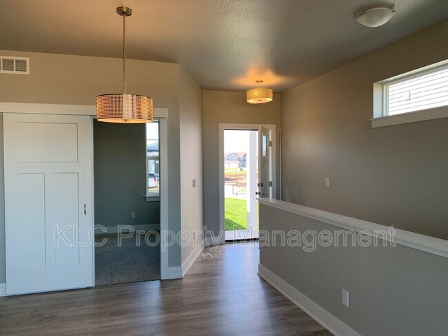 Foto del edificio - 780 McIntosh Ct NE