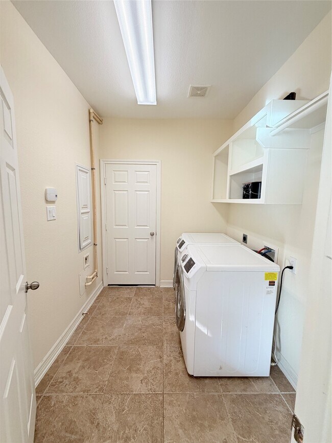 Foto del edificio - 28015 Silverstream Ct