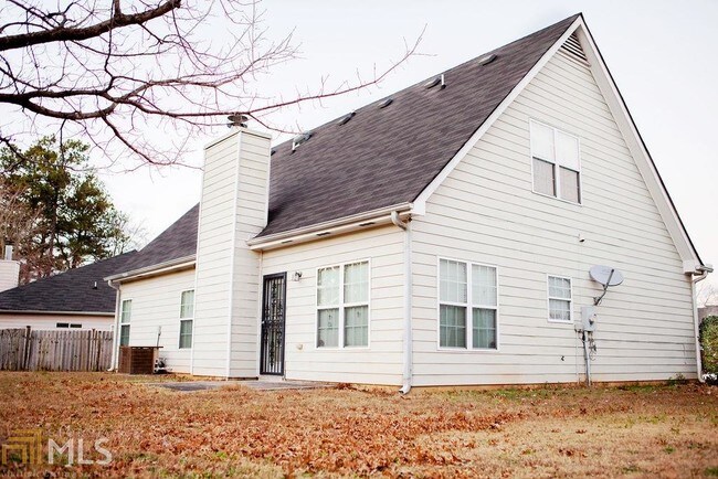 Building Photo - 5547 Jerome Rd