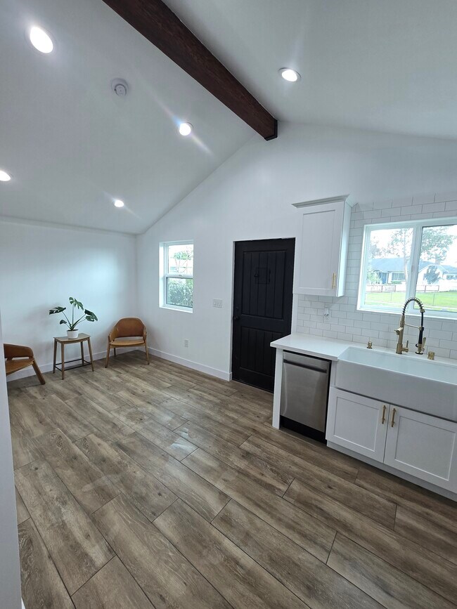 Foto del edificio - 9419 True Ave