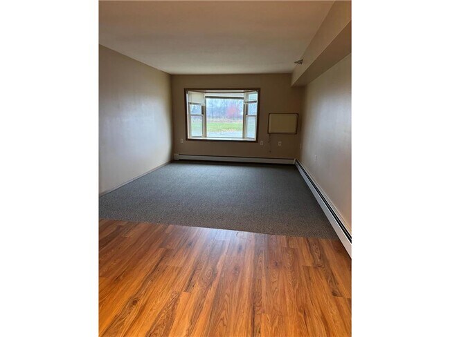 Foto del edificio - 611 Main St S