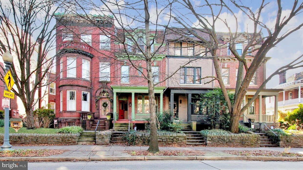 Primary Photo - 1756 Park Rd NW