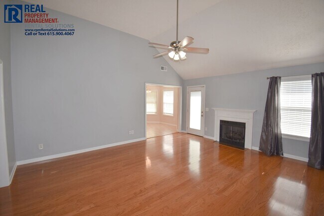 Building Photo - All Brick 3bd 2ba home with attached garage on a corner lot!