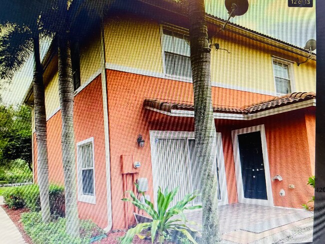 Foto del edificio - 9981 SW 26th Ct