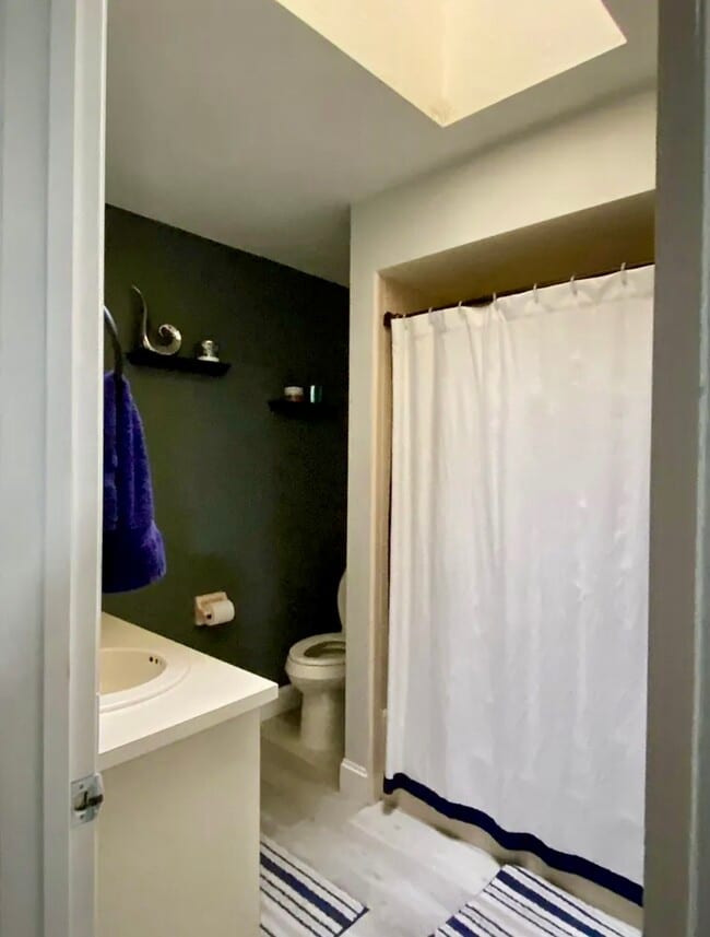 Building Photo - 6106 Everglades Dr