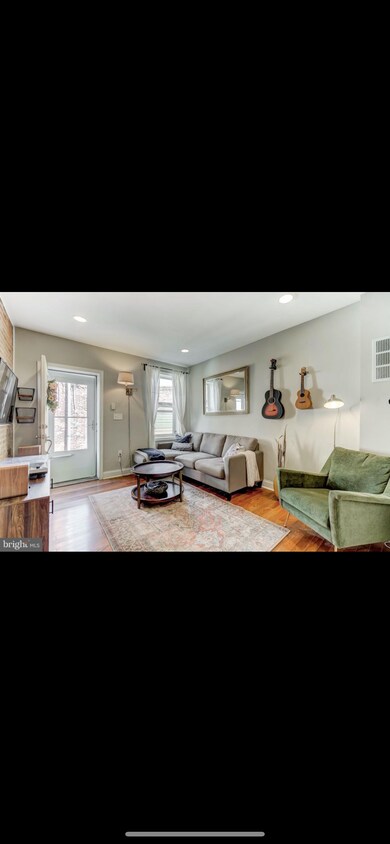 Primary Photo - 244 S Durham St