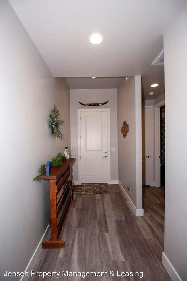 Building Photo - 3 br, 2 bath House - 1508 West 460 North