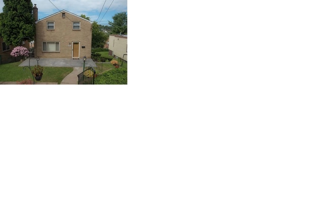 Building Photo - 1916 Plainview Ave