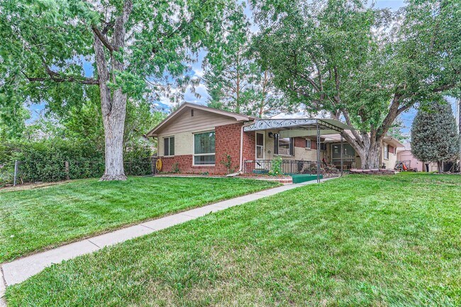 Building Photo - Duplex in Walking Distance to DU!