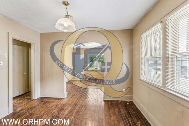 Foto del edificio - 1205 Pinehurst Ave