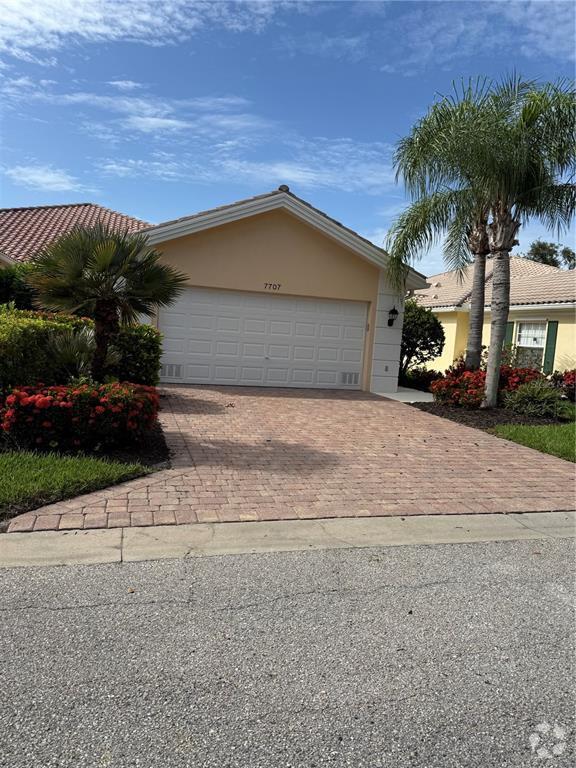 Building Photo - 7707 Pesaro Dr