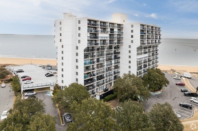 Building Photo - 3558 Shore Dr