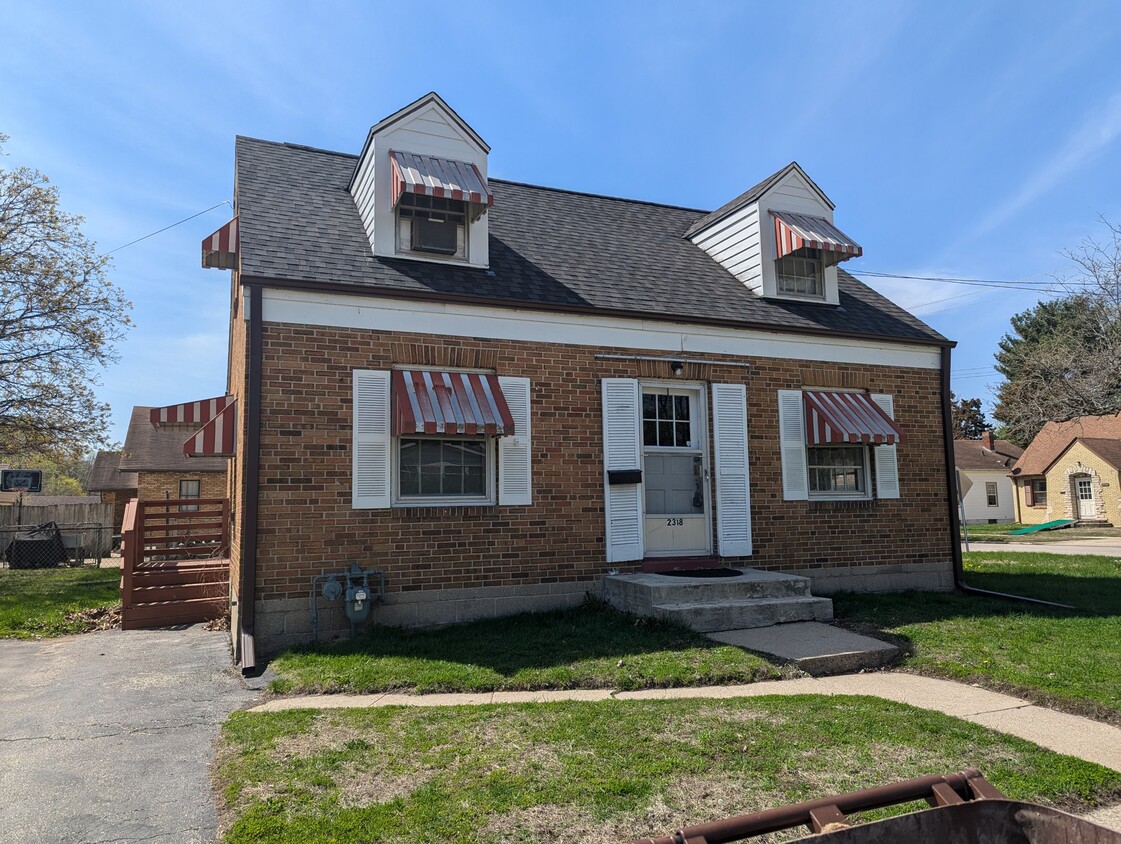 Foto principal - 2318 Grace St