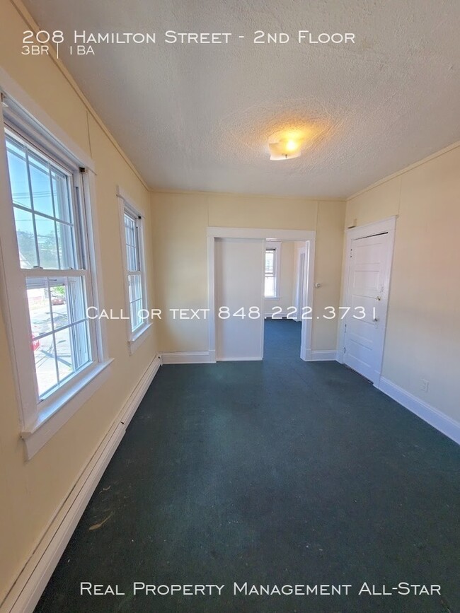 Building Photo - 208 Hamilton St