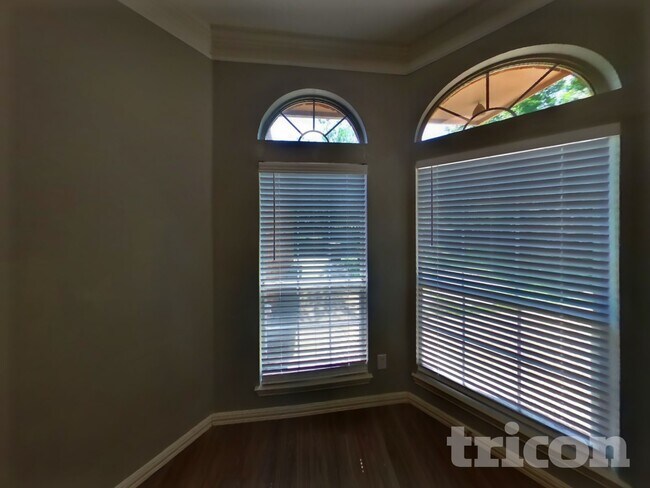 Foto del edificio - 1793 Lake Breeze Dr