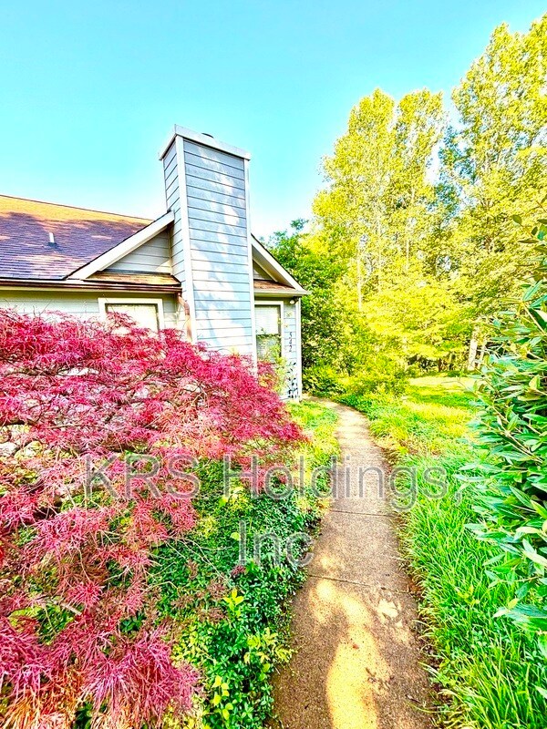 Building Photo - 542 Whitcover Cir