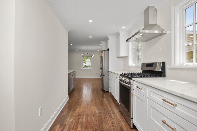 Building Photo - 25 Spezzano Dr