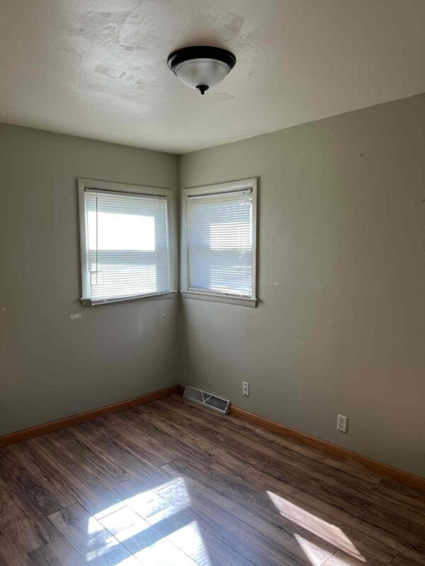 Building Photo - 6052-6054 N 62nd St