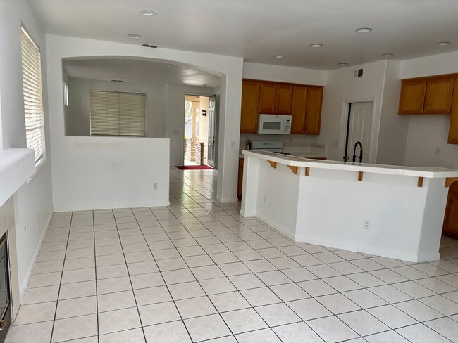 Building Photo - Immaculate 4/2 Single Story (N. Natomas)!   **Please read entire ad for viewings**