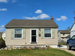 Building Photo - 12756 Venness St