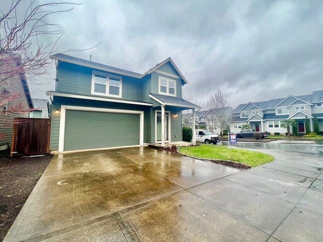 Building Photo - Don't Miss This Stunning Home in the Desir...