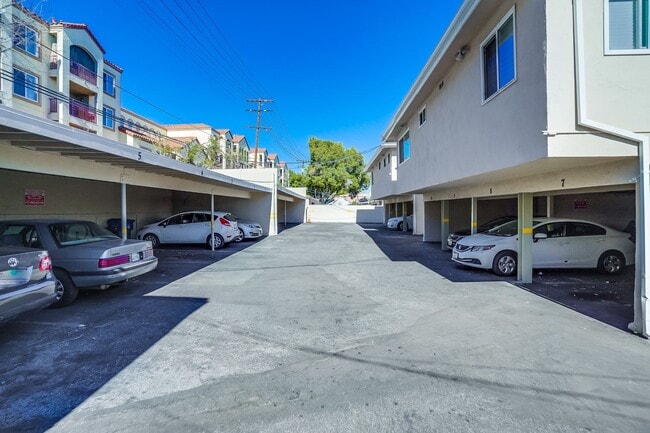 Interior Photo - 6107 - 6117 11th Ave