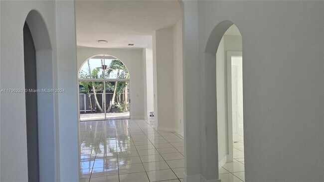 Foto del edificio - 9125 SW 166th Ave