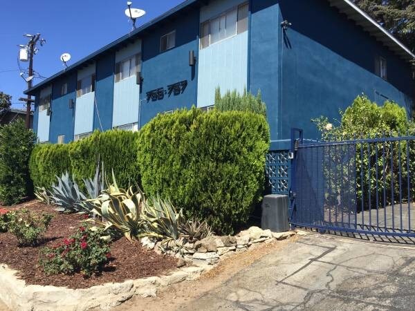 Primary Photo - 755 E Pine St