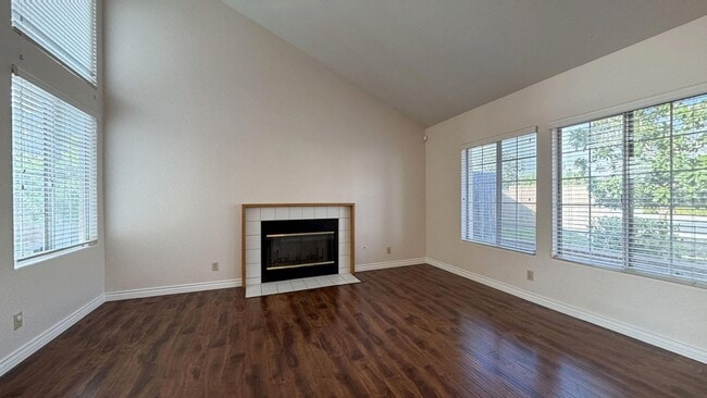 Photo - 11487 Vía Capri House