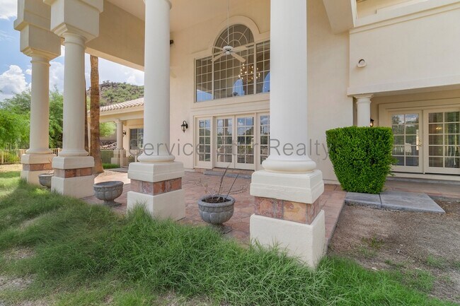 Building Photo - 13840 N Coral Gables Dr