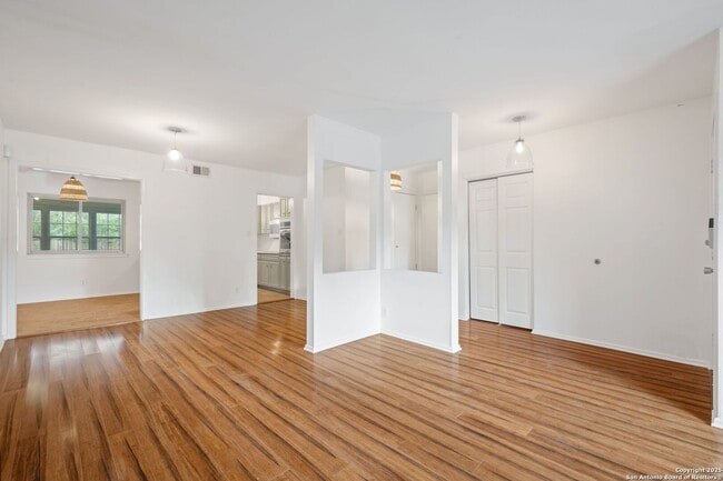 Building Photo - 11110 Rendezvous Dr