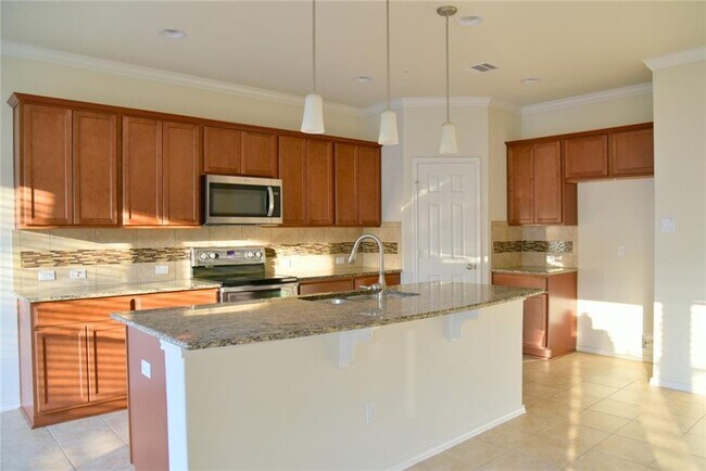 Building Photo - 16008 Hawthorne Heights Trail