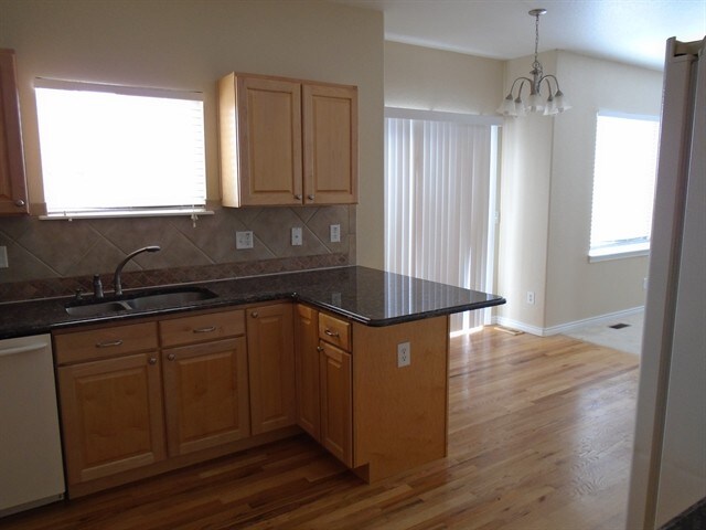 Building Photo - 3548 Maple Circle