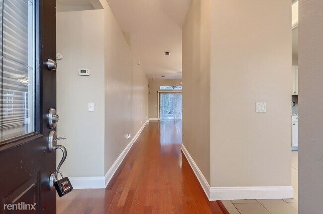 Building Photo - 3 br, 2 bath House - 9926 Bridgeton Dr UNIT