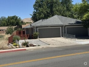 Building Photo - 1370 Del Rosa Way