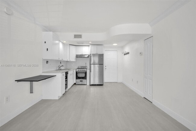 Foto del edificio - 3245 Virginia St