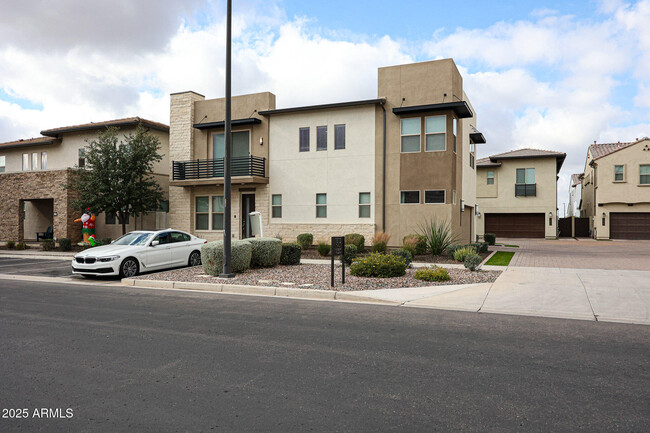 Building Photo - 1830 S Follett Way