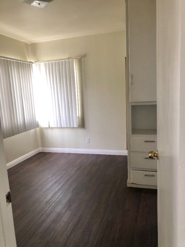 Primary Photo - 2325 Lemon Ave