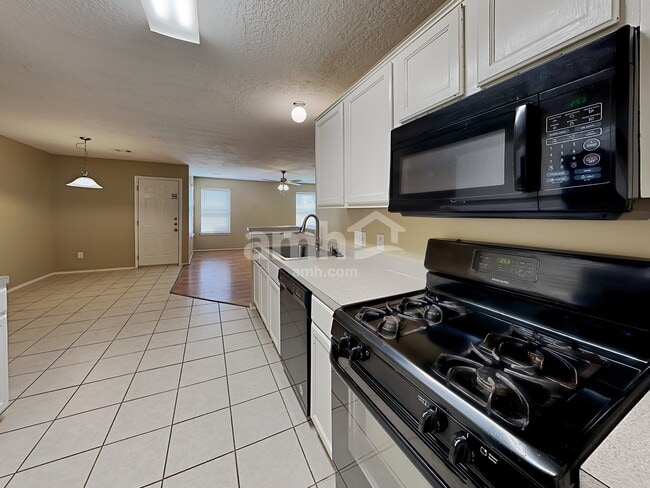 Building Photo - 9726 Gulfstream Dr
