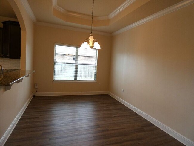 Building Photo - 5927 Palermo Dr