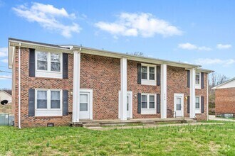 Building Photo - 225 Taft Dr