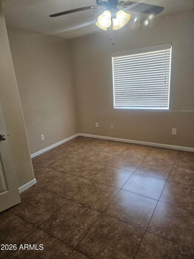 Building Photo - 231 E Mohave St